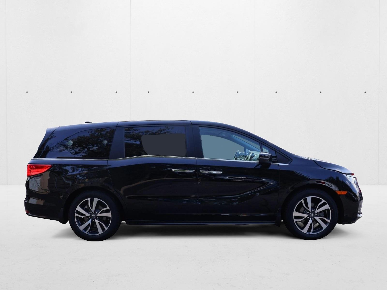 2024 Honda Odyssey Touring photo 4