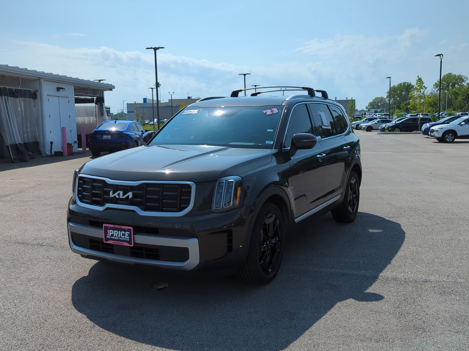 Used 2023 Kia Telluride S with VIN 5XYP64GC4PG330054 for sale in Des Plaines, IL