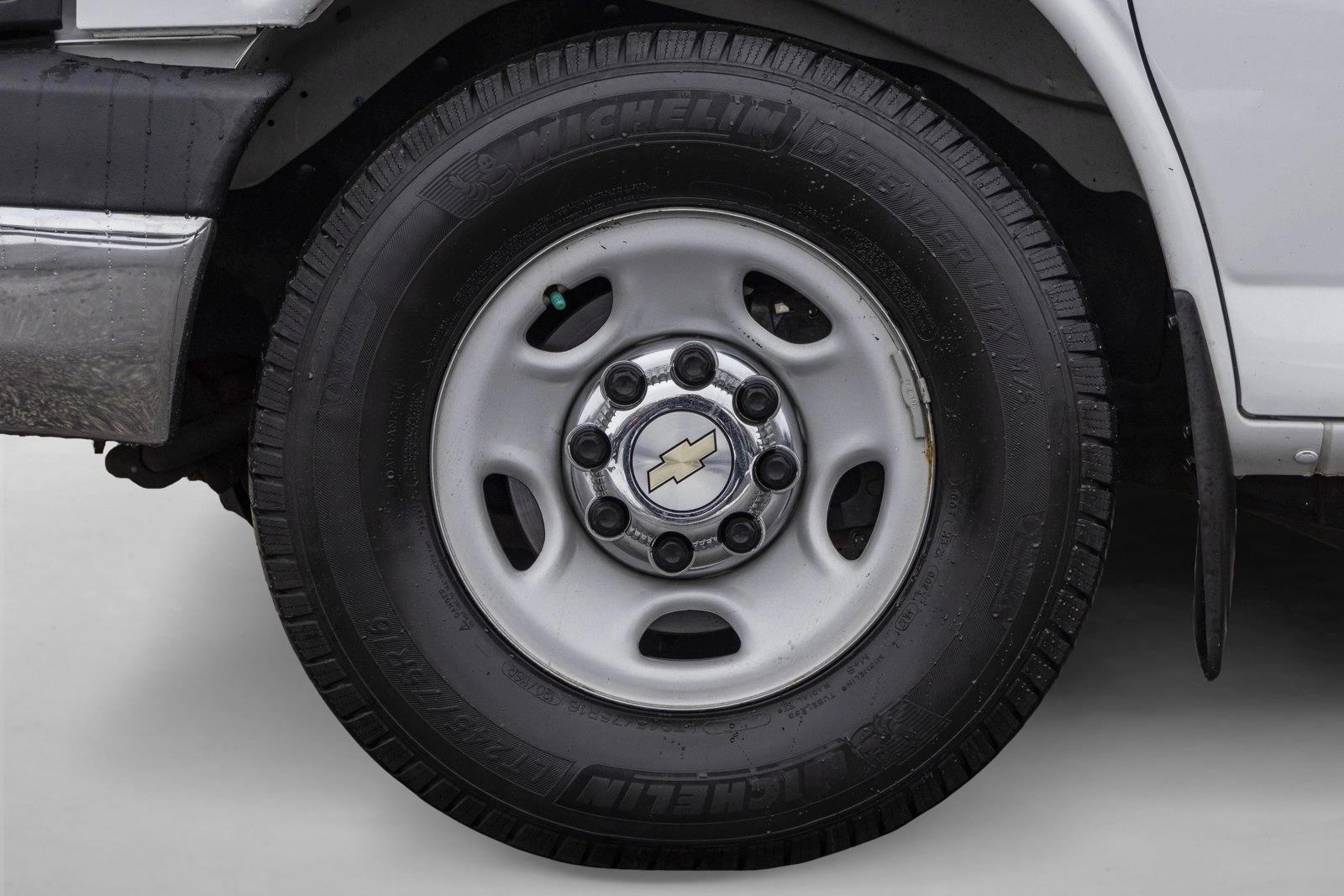 2013 CHEVROLET EXPRESS - Image 9