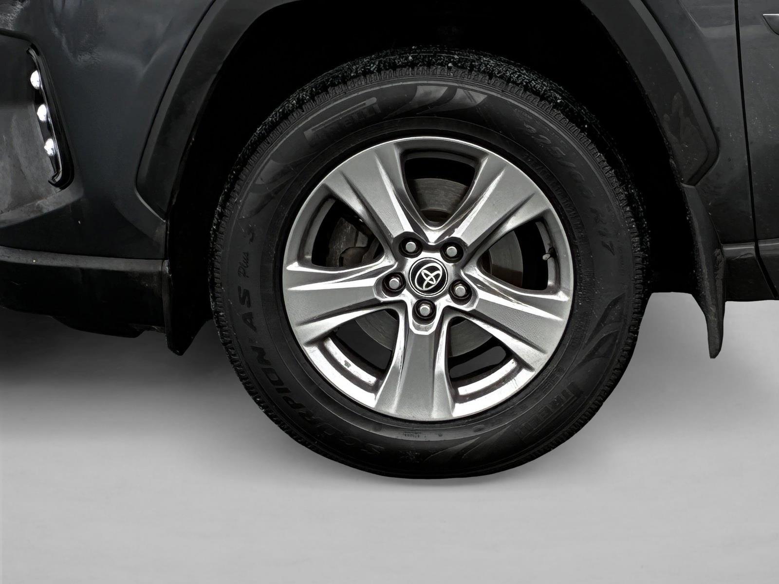 2024 TOYOTA RAV4 - Image 9