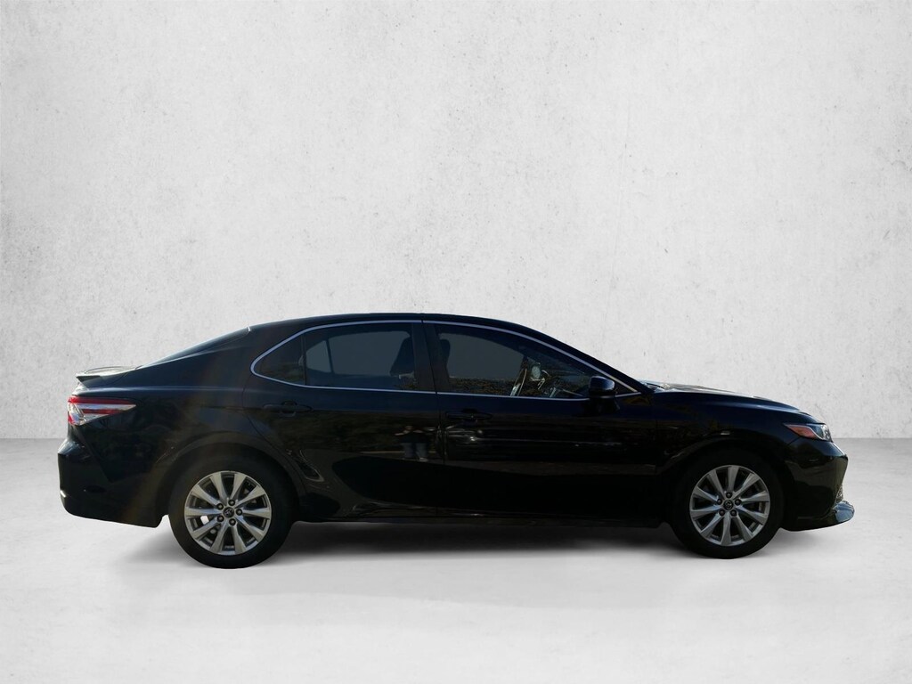 Used 2018 Toyota Camry LE Sedan