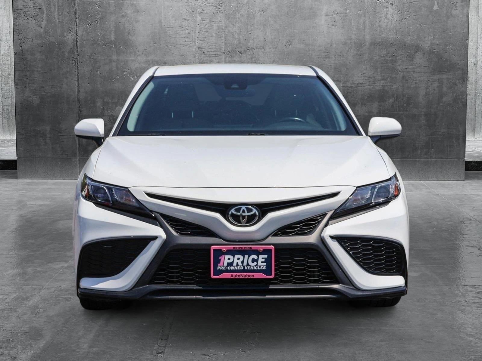 Used 2021 Toyota Camry SE with VIN 4T1G11AK5MU454515 for sale in Des Plaines, IL
