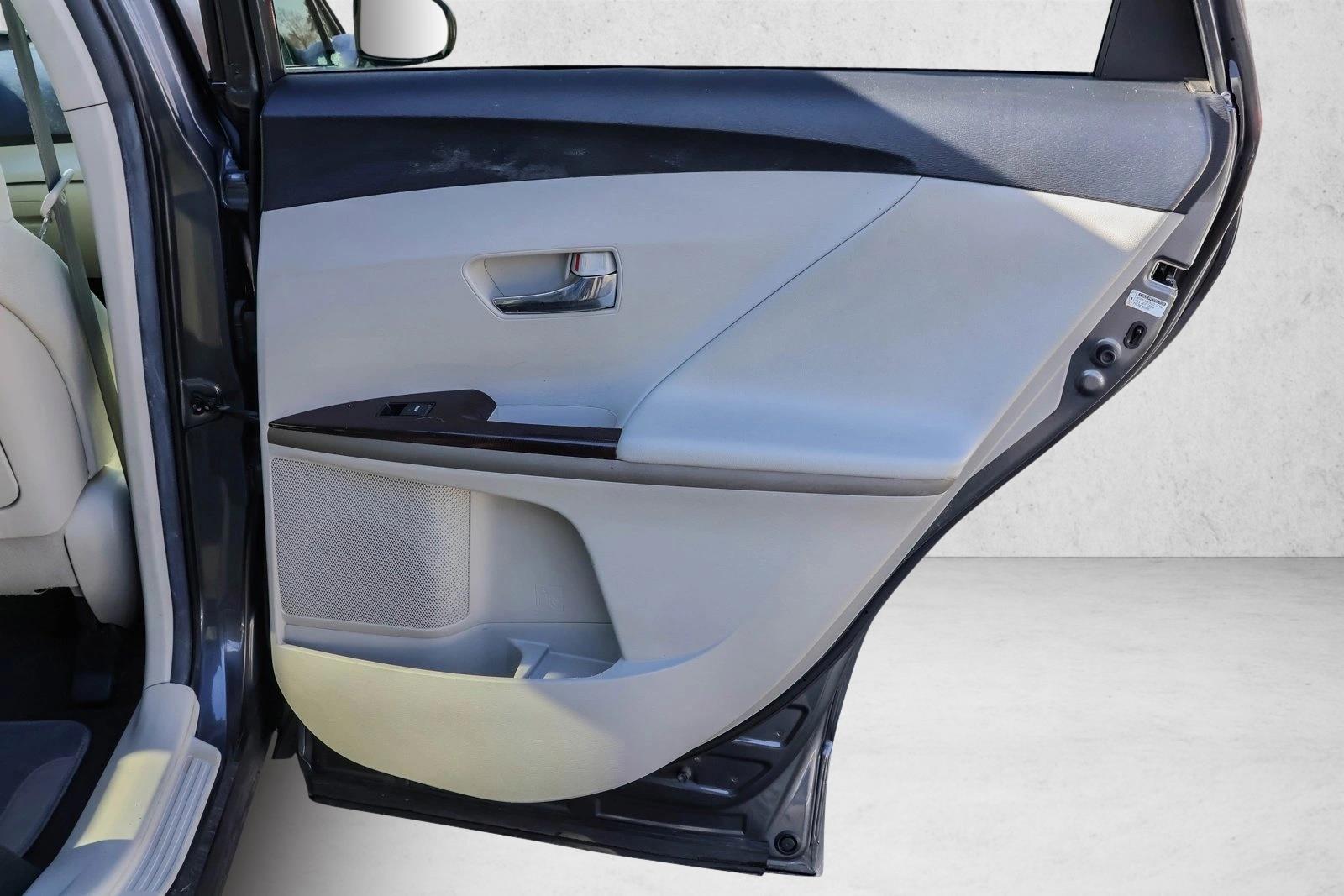 2011 TOYOTA VENZA - Image 26