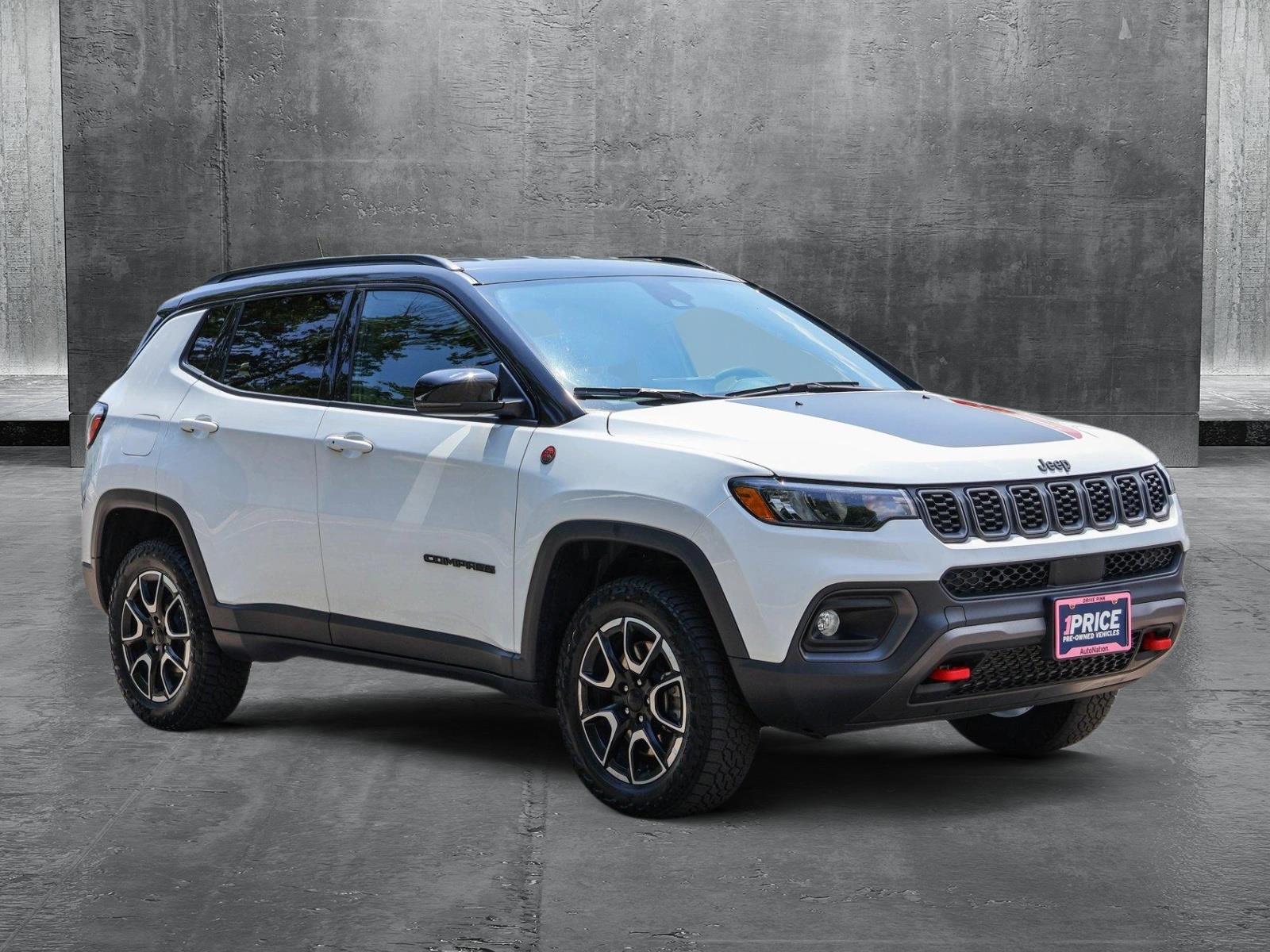 2024 Jeep Compass Trailhawk photo 3