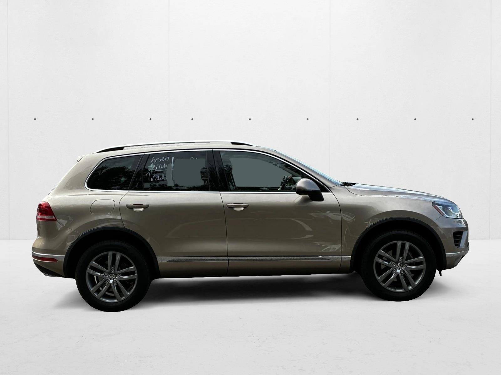 2016 Volkswagen Touareg VR6 Lux photo 3