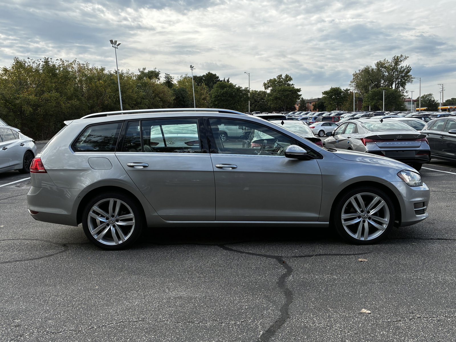 2016 Volkswagen Golf SportWagen TSI Limited photo 2