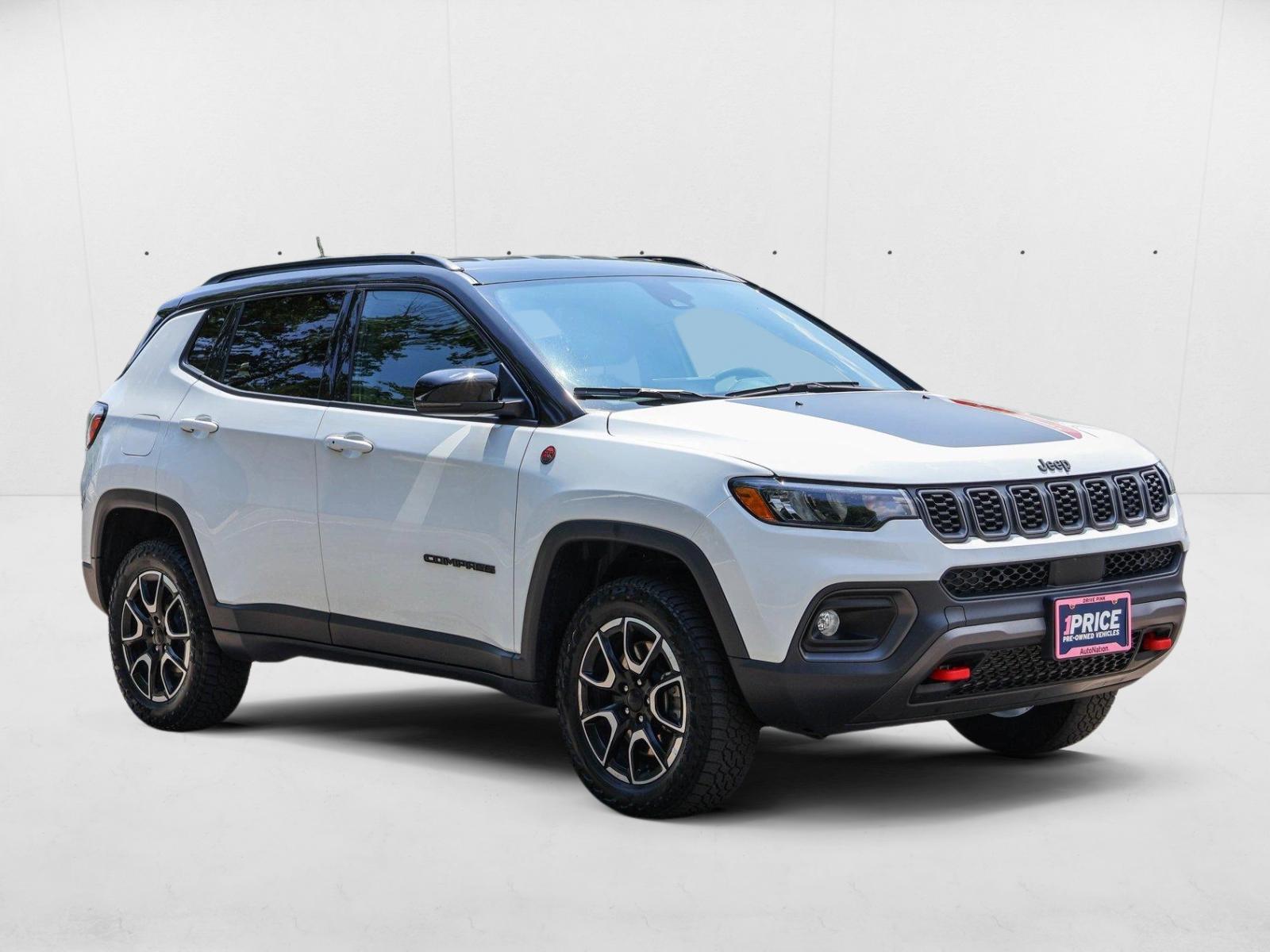 2024 Jeep Compass Trailhawk photo 3