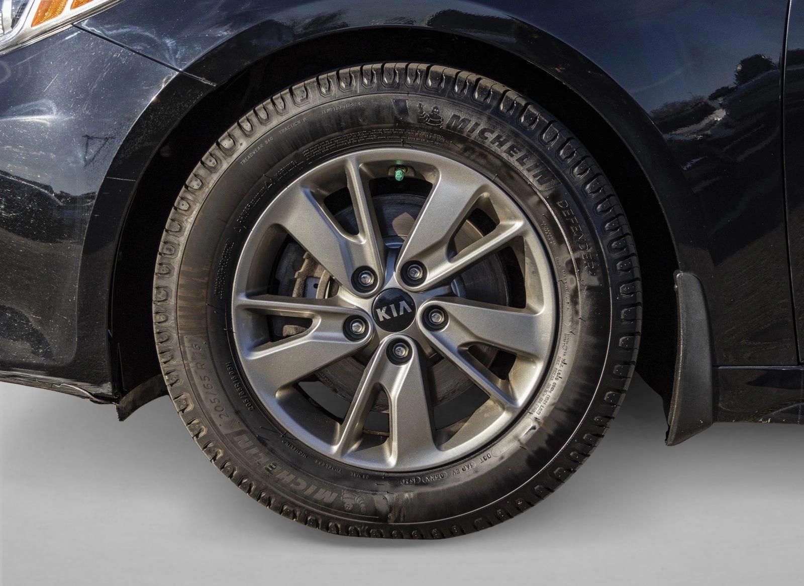 2017 KIA OPTIMA - Image 9