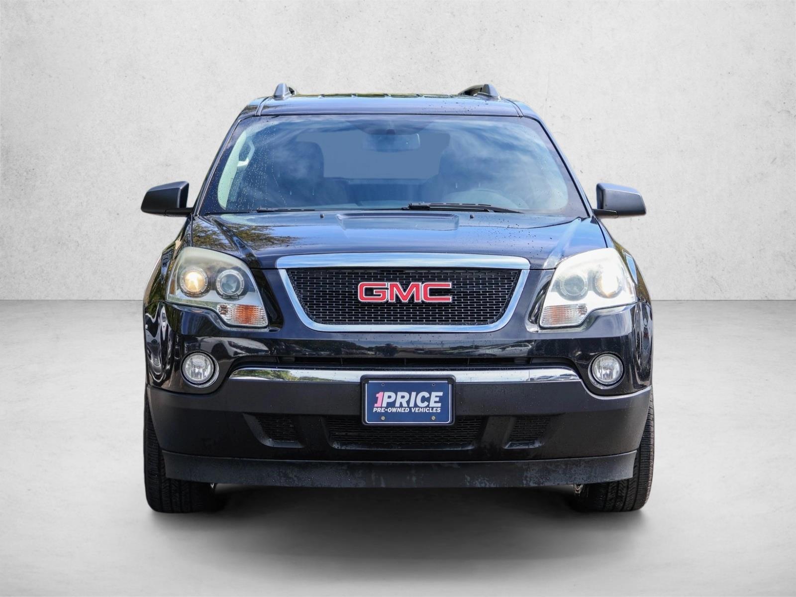2011 Gmc Acadia SLE photo 2