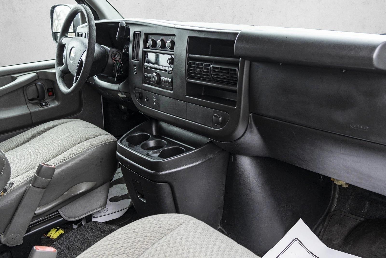 2013 CHEVROLET EXPRESS - Image 23