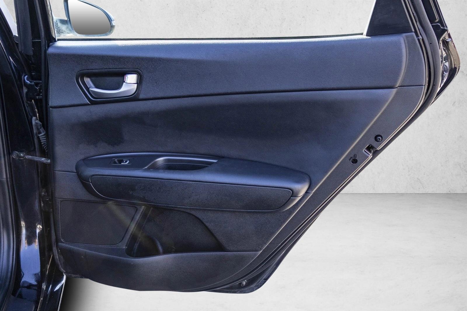 2017 KIA OPTIMA - Image 27