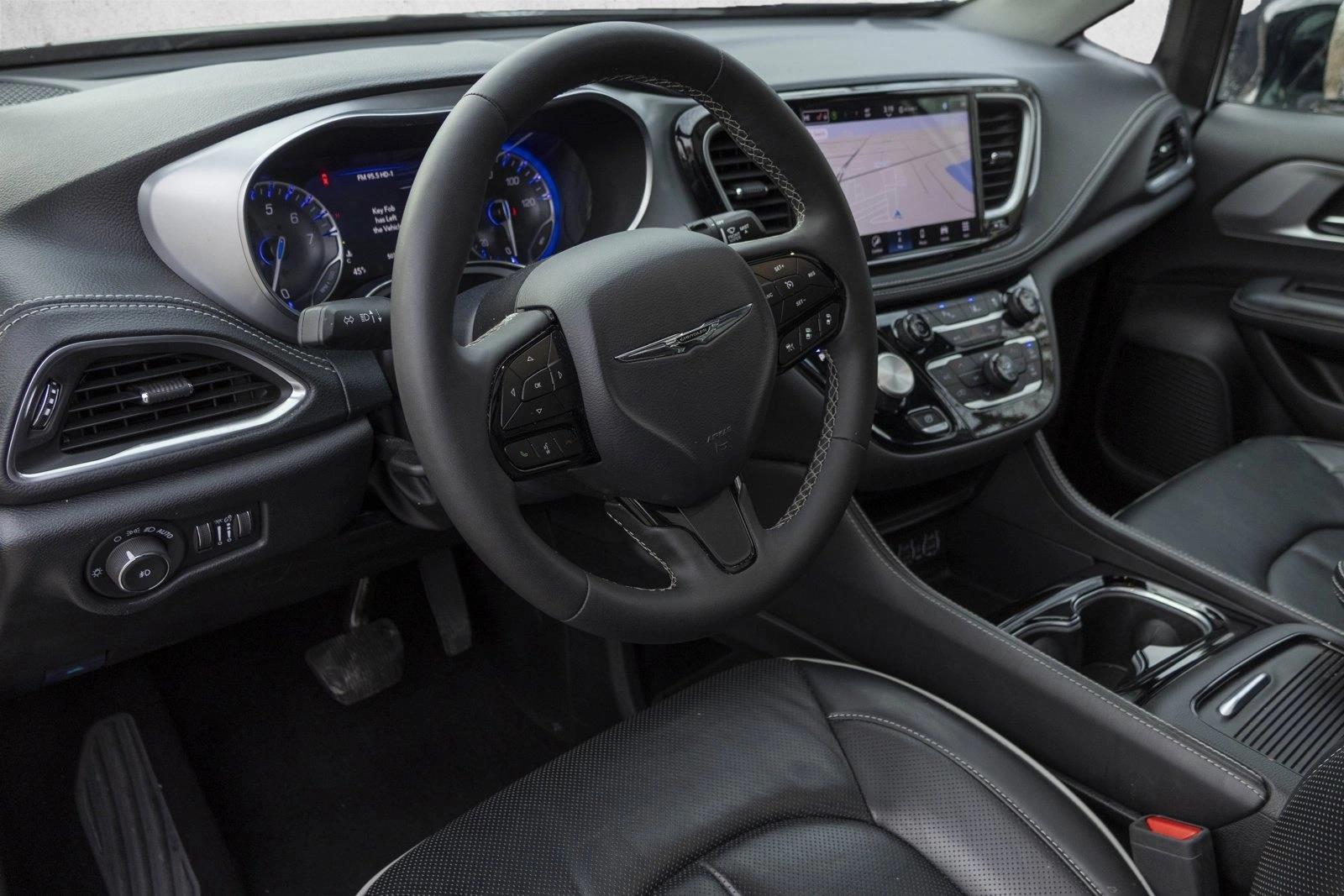 2025 CHRYSLER PACIFICA - Image 10