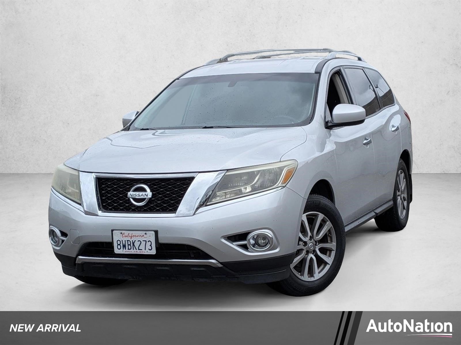 2016 Nissan Pathfinder SV 4WD's photo