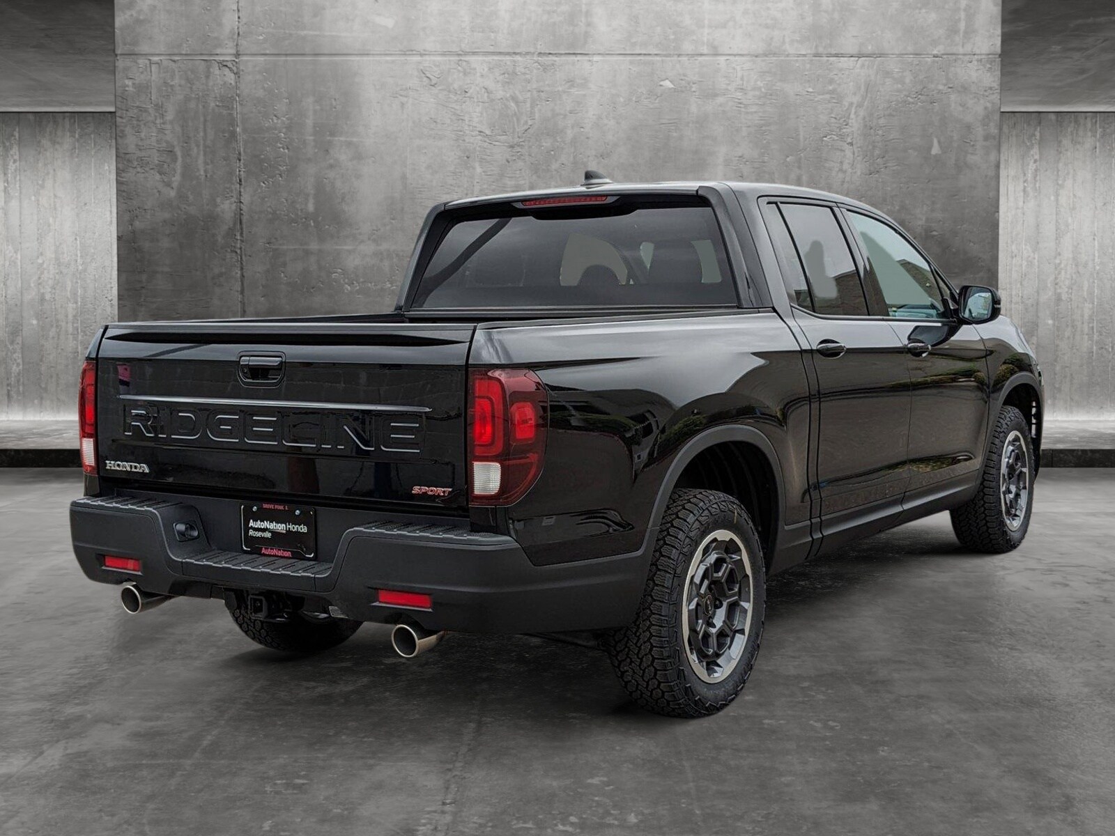 2024 Honda Ridgeline Sport photo 2