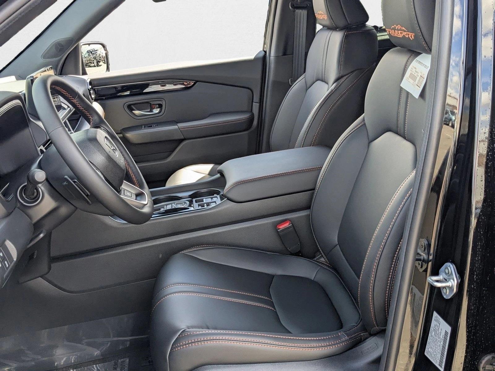 2025 Honda Pilot TrailSport photo 4