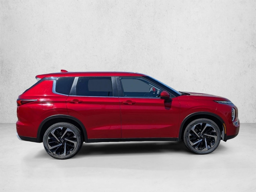 Used 2024 Mitsubishi Outlander SE SUV