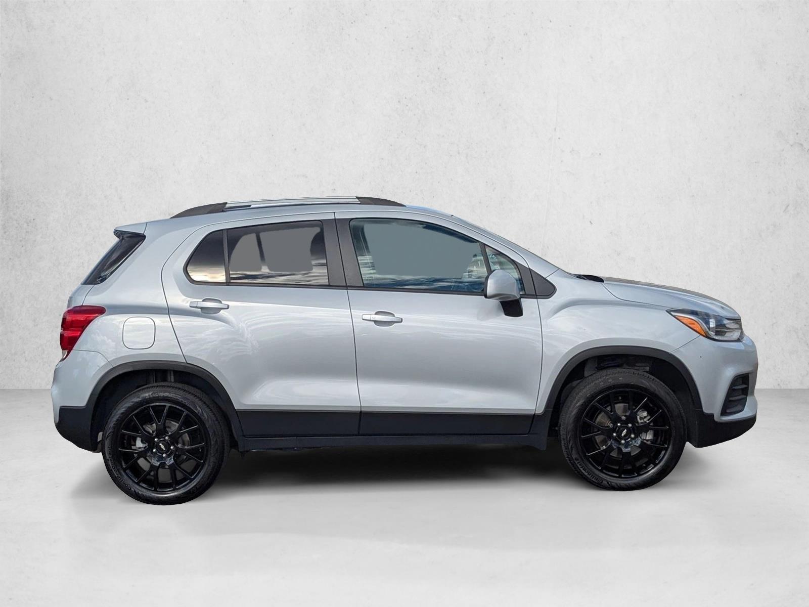 2022 Chevrolet Trax LT photo 4