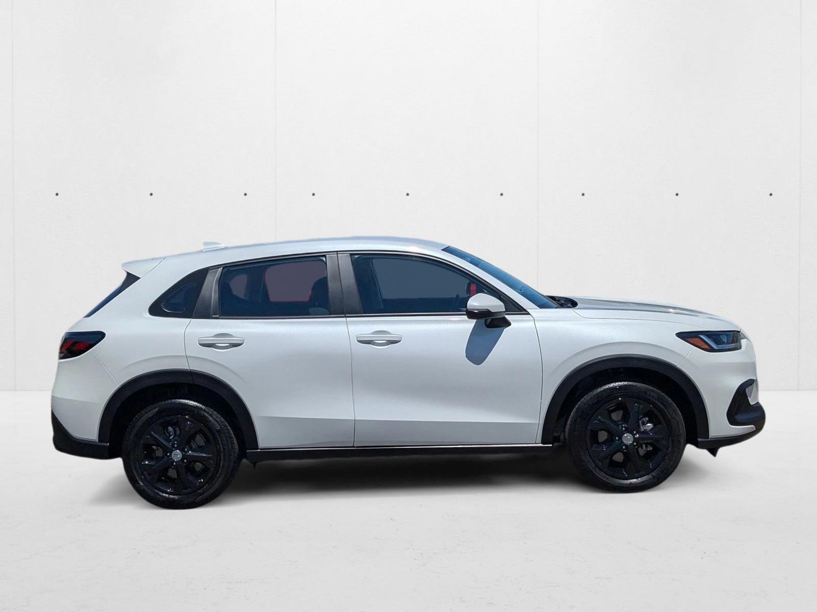 2025 Honda HR-V LX photo 4