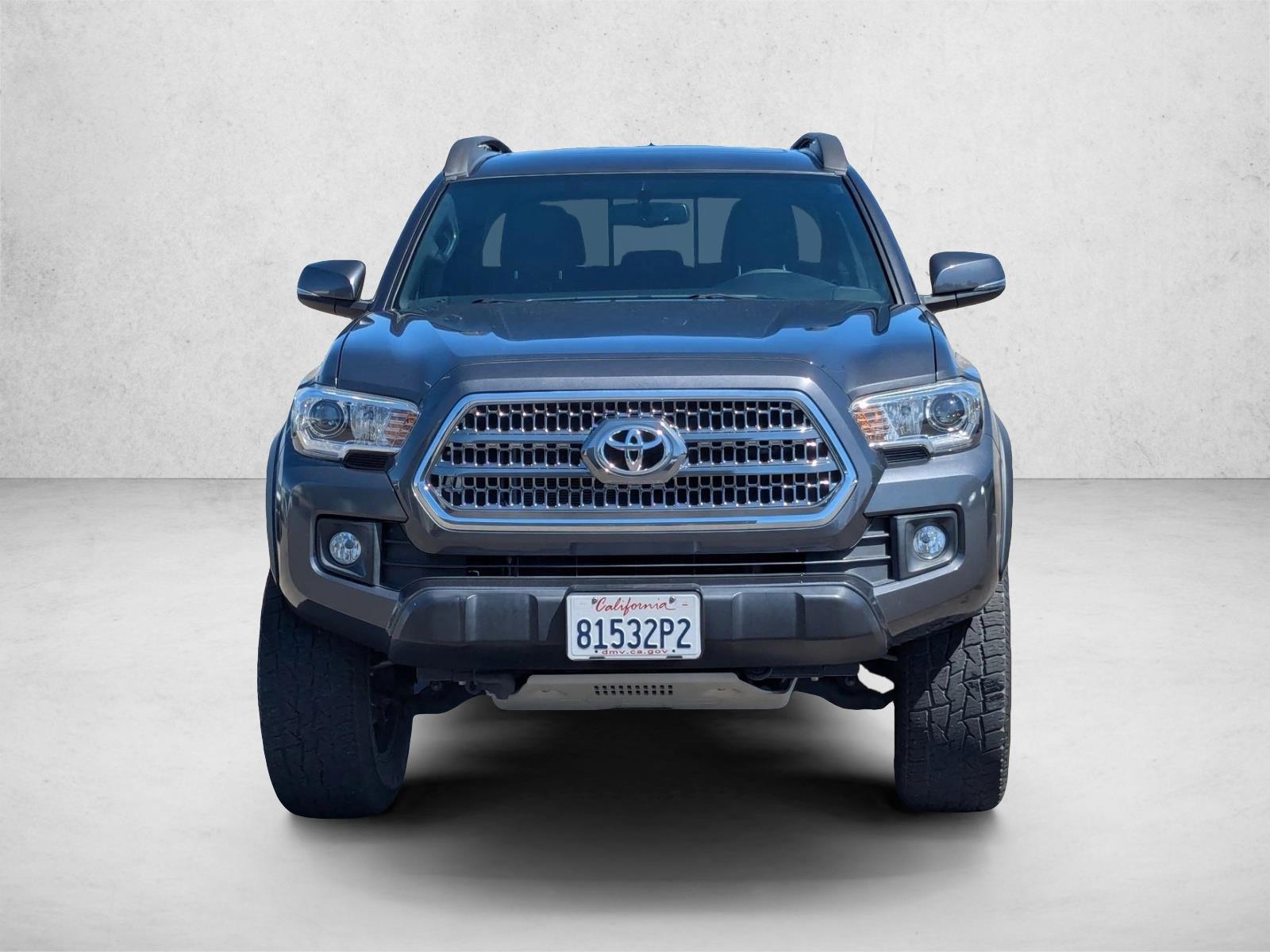 2017 Toyota Tacoma TRD Off Road V6 photo 2