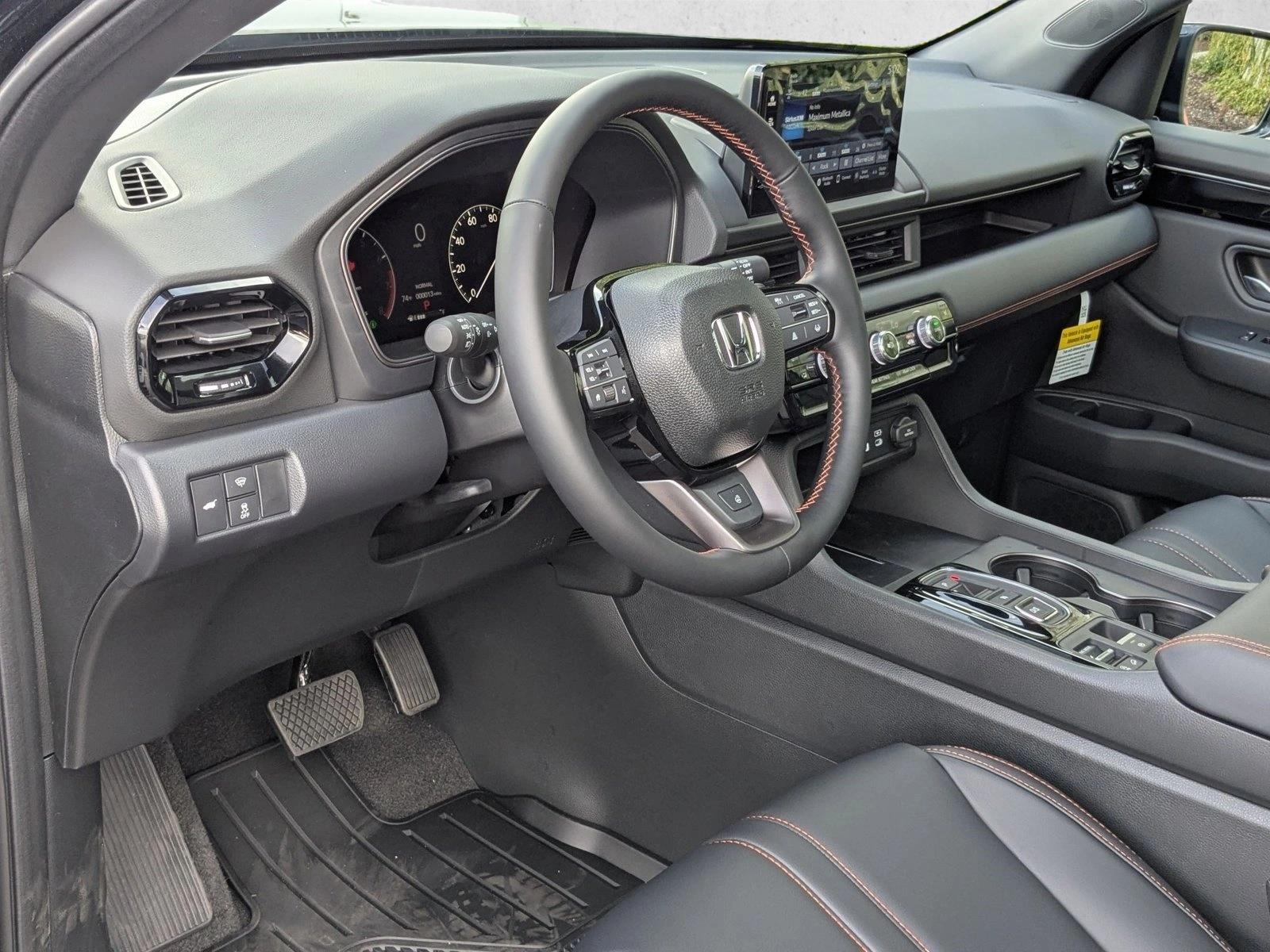 2025 Honda Pilot TrailSport photo 3