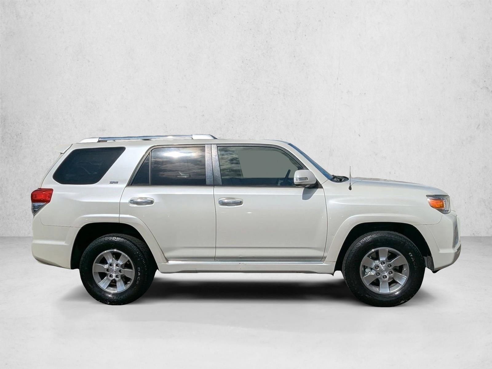 2013 Toyota 4Runner SR5 photo 4