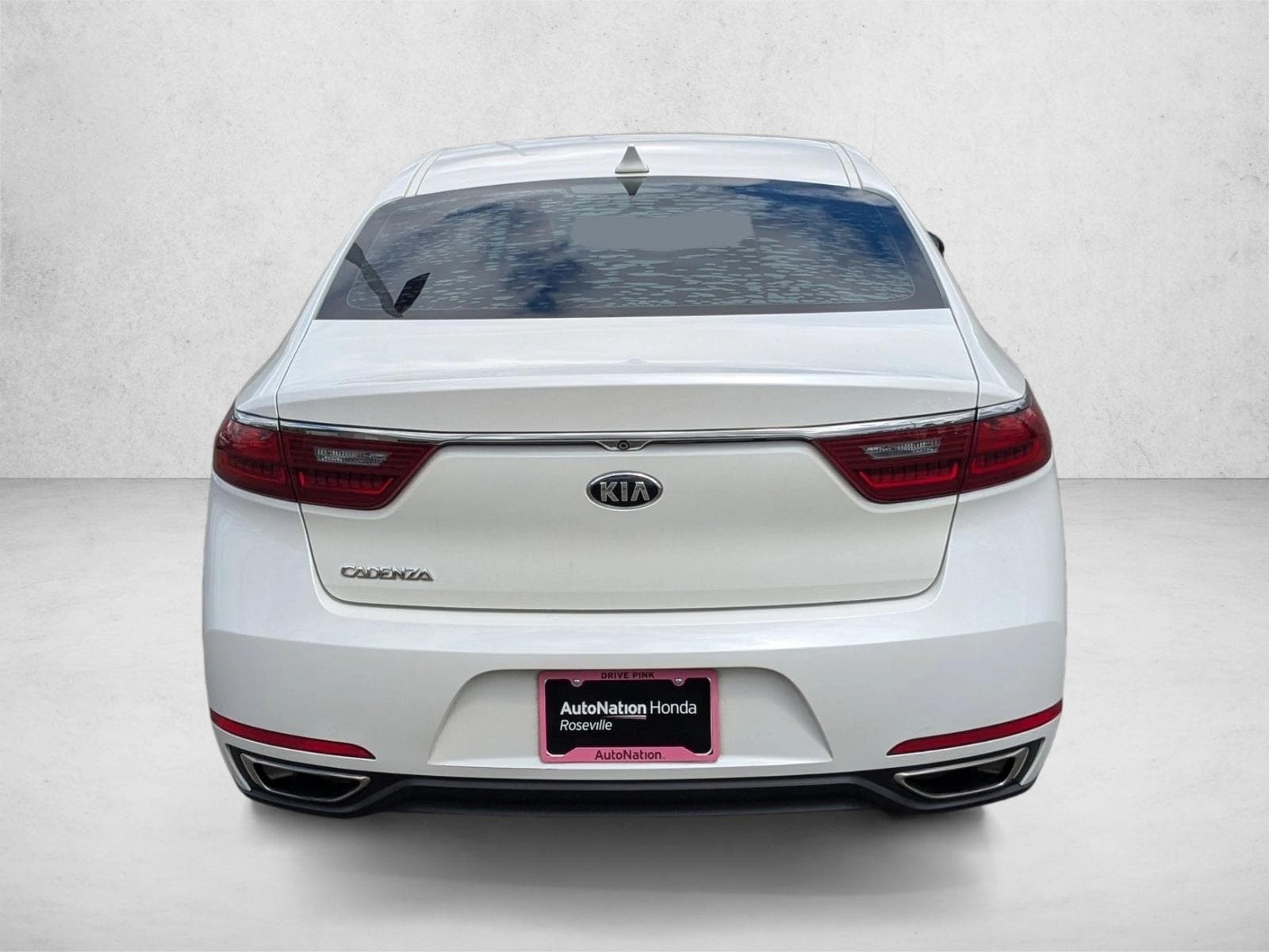 2017 Kia Cadenza Premium photo 6