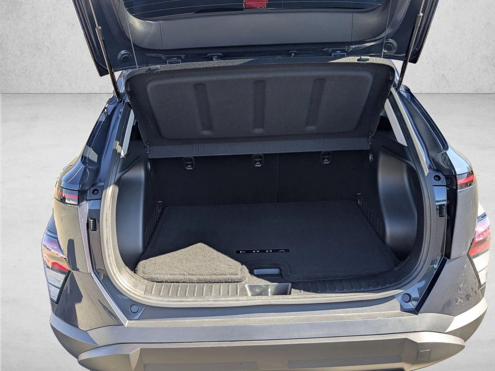 2024 Hyundai Kona SEL photo 4