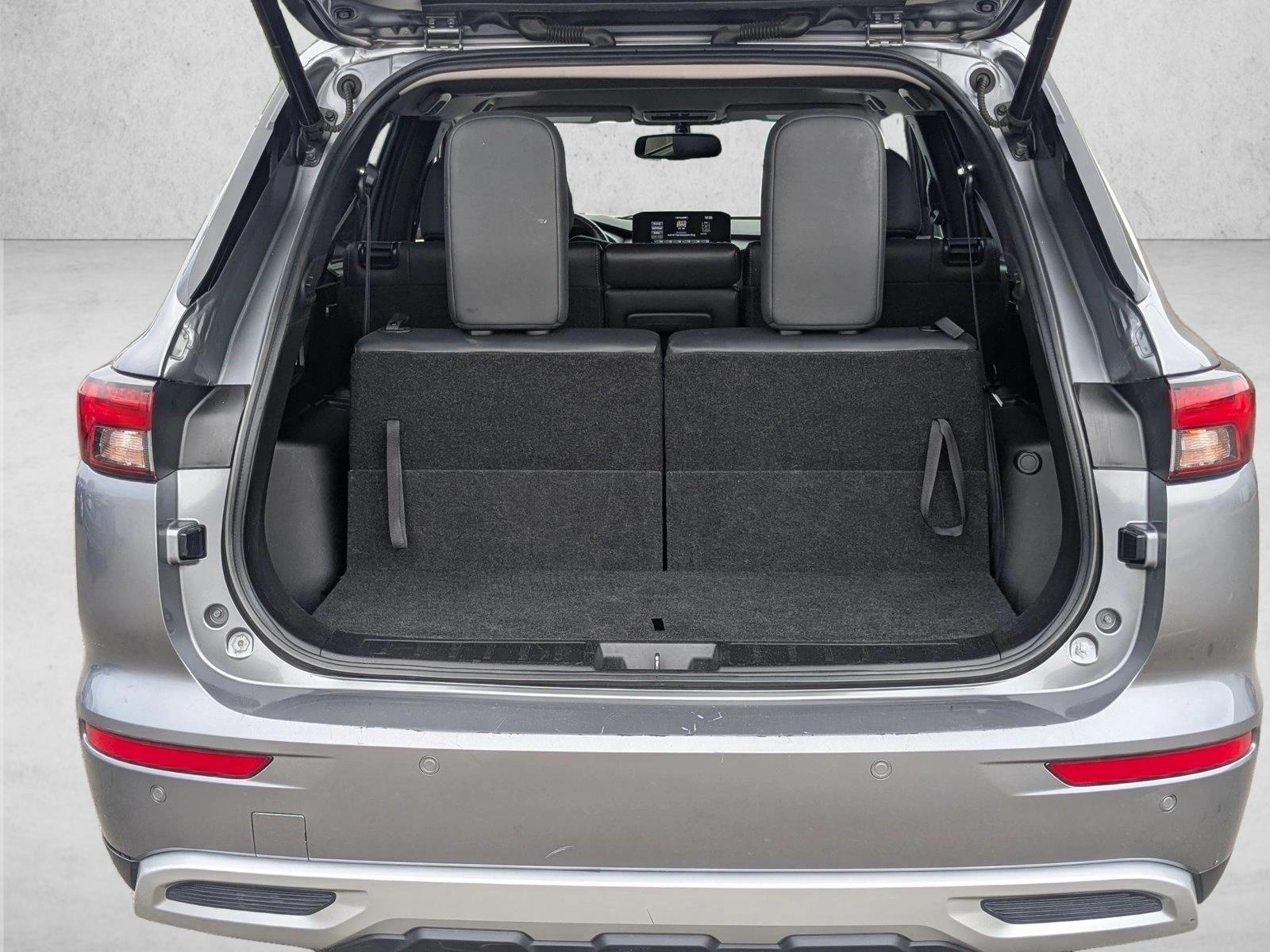 2024 Mitsubishi Outlander SE photo 5