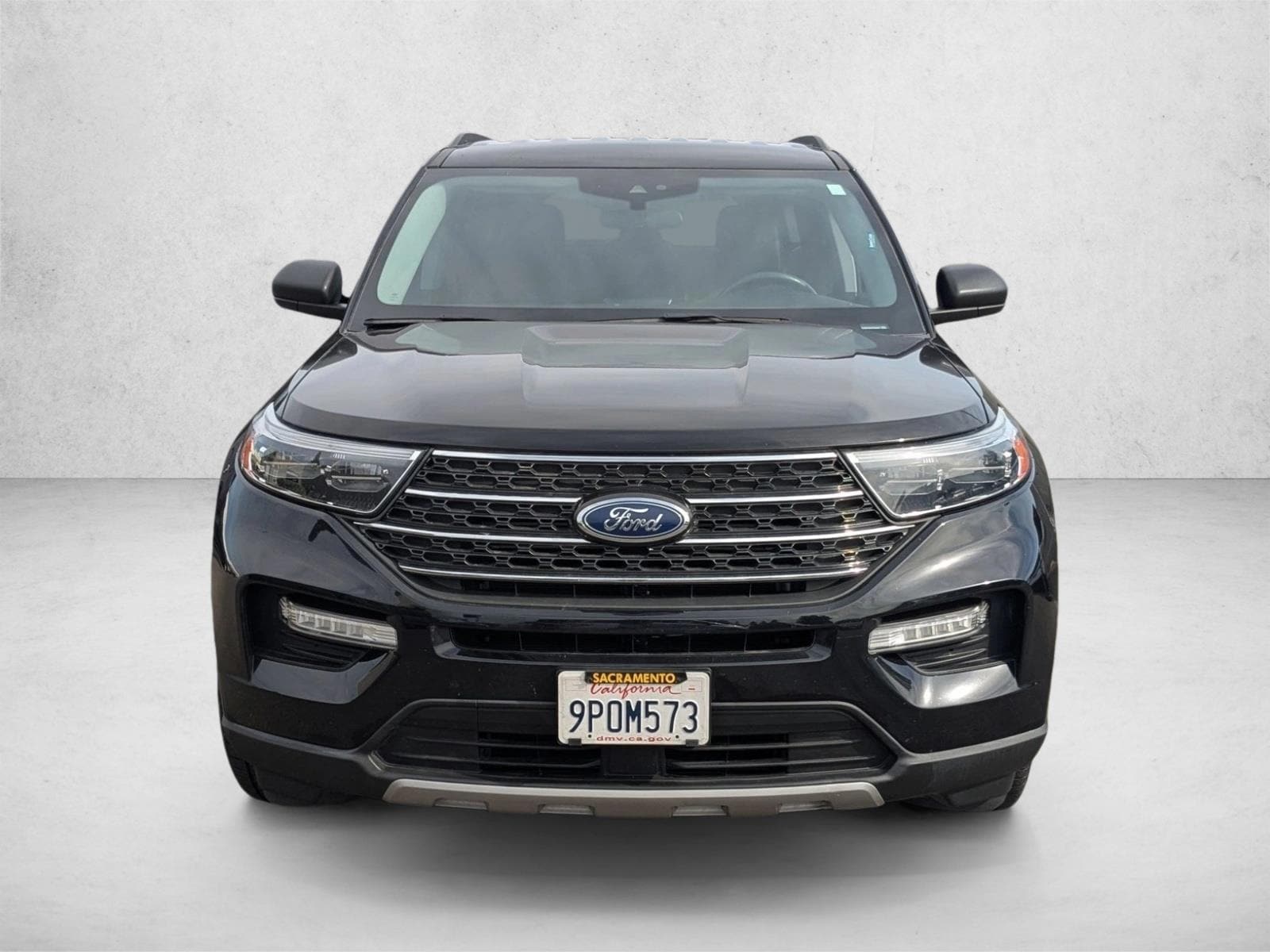 2023 Ford Explorer XLT photo 2