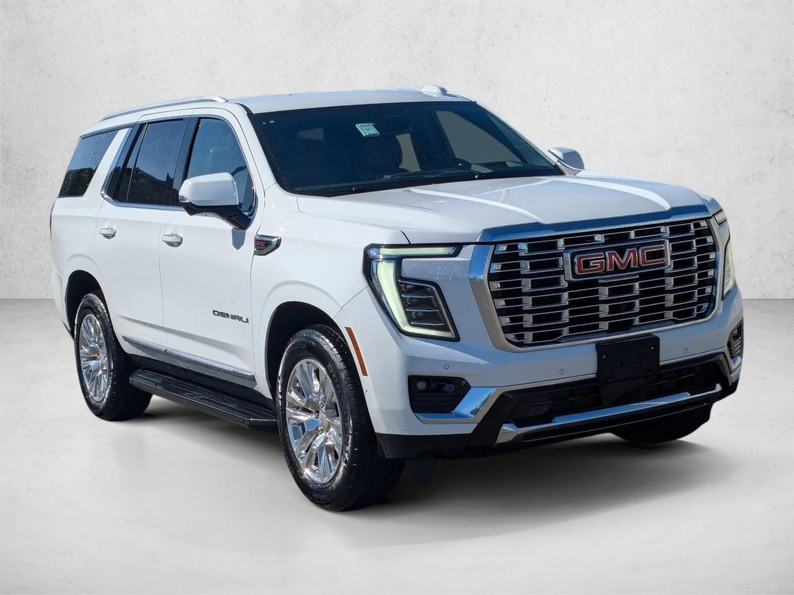 2025 GMC Yukon Denali photo 2