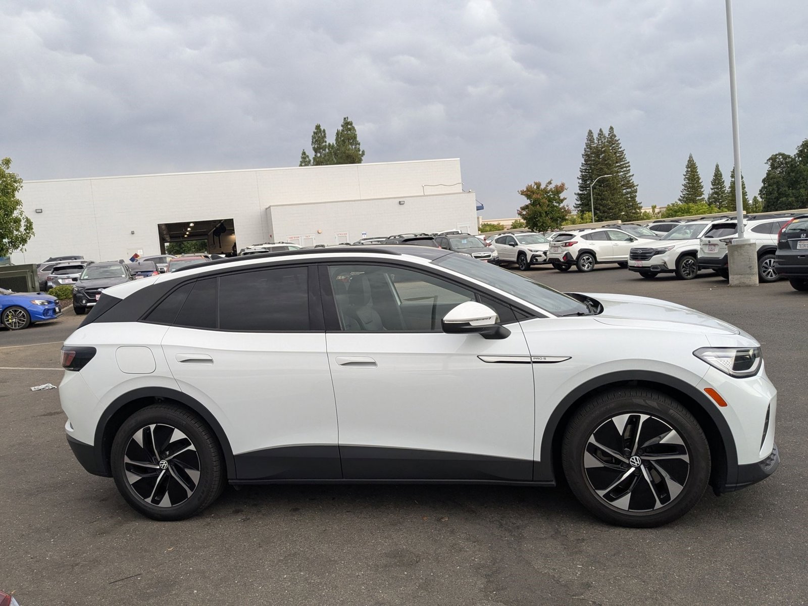2021 Volkswagen ID.4 Pro S photo 4