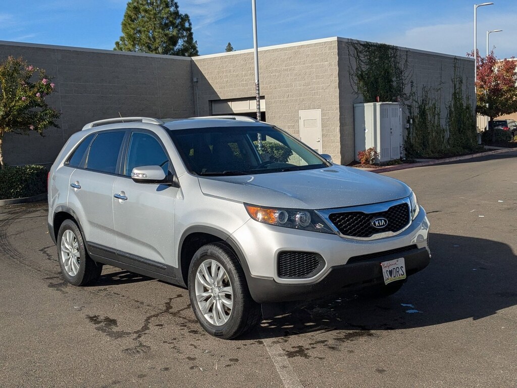 Used 2011 Kia Sorento LX V6 SUV