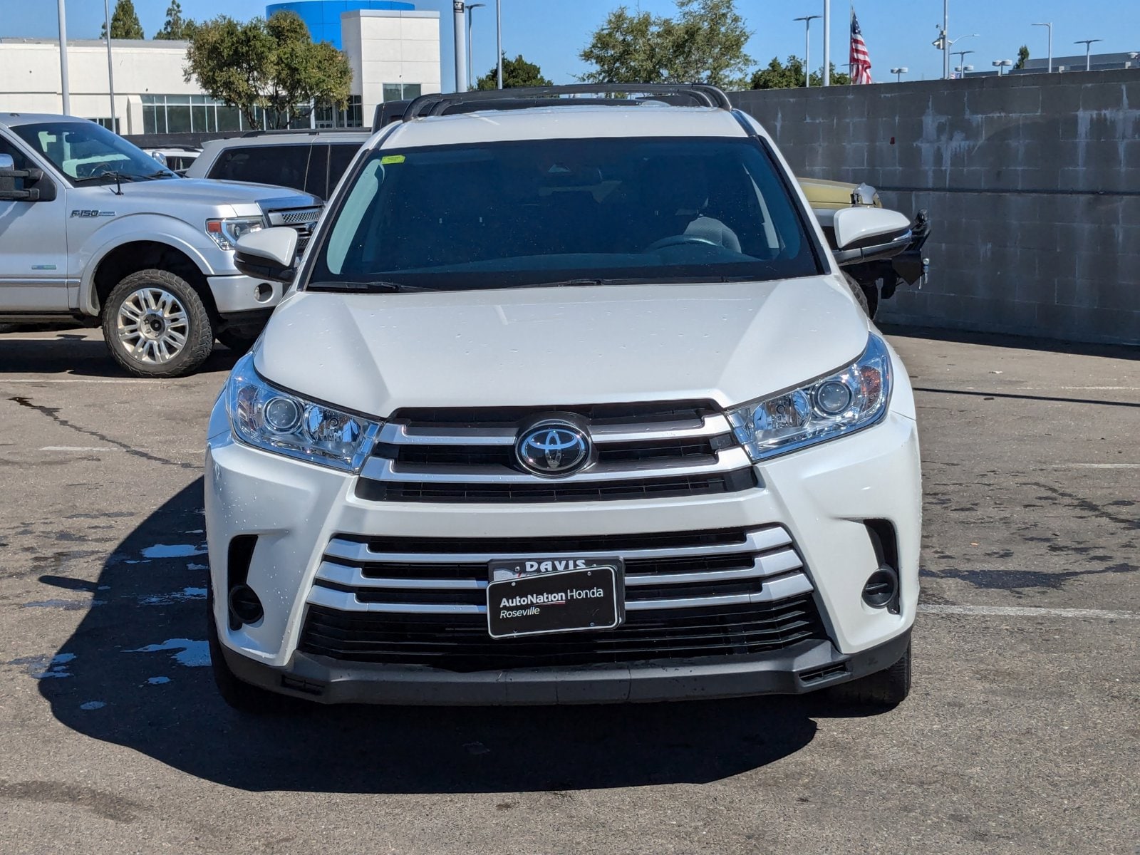 Used 2019 Toyota Highlander LE with VIN 5TDZZRFH7KS366391 for sale in Roseville, CA