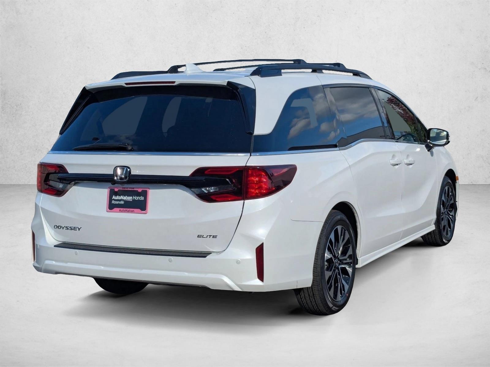 2026 Honda Odyssey Elite photo 2