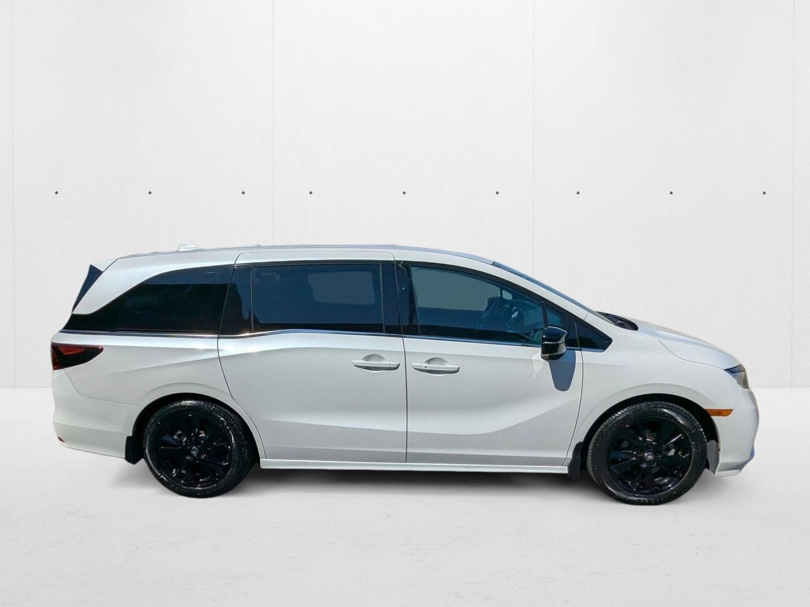 2023 Honda Odyssey Sport photo 4