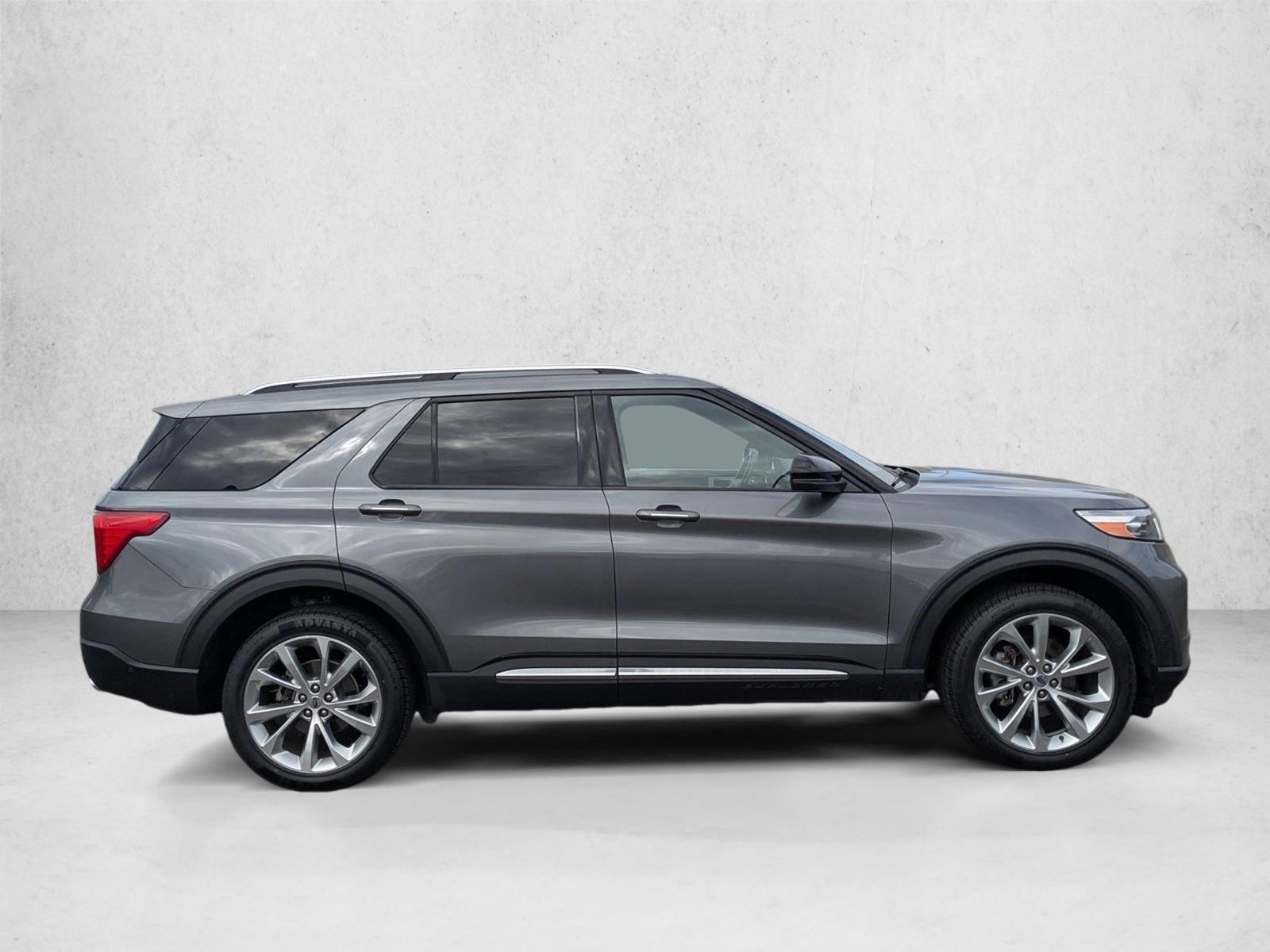 2021 Ford Explorer Platinum photo 2