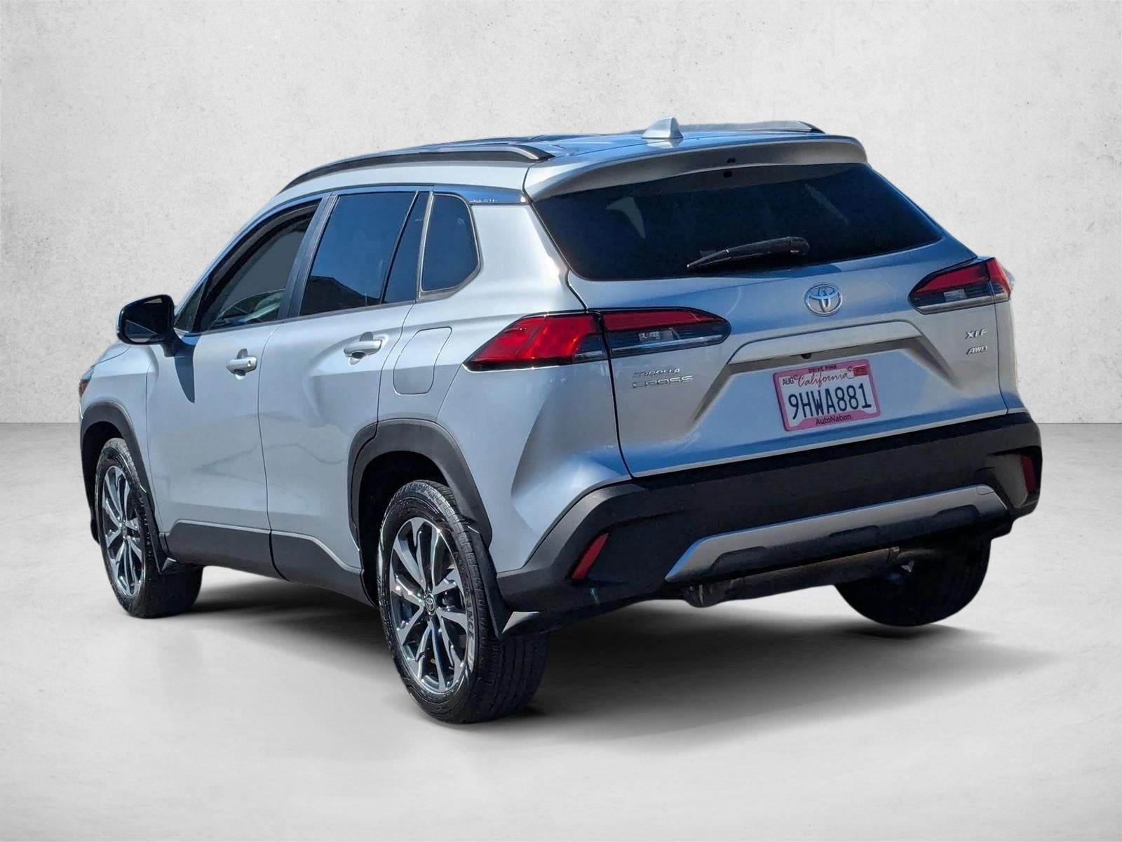 2023 Toyota Corolla Cross XLE photo 3