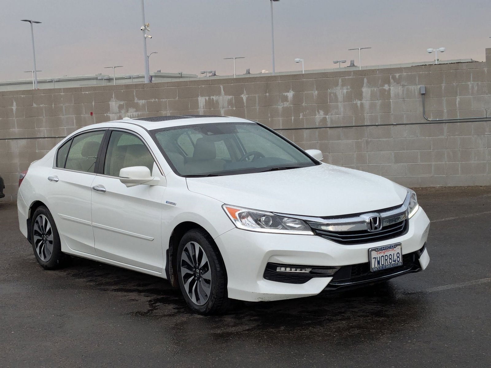 2017 Honda Accord Hybrid EX-L photo 2