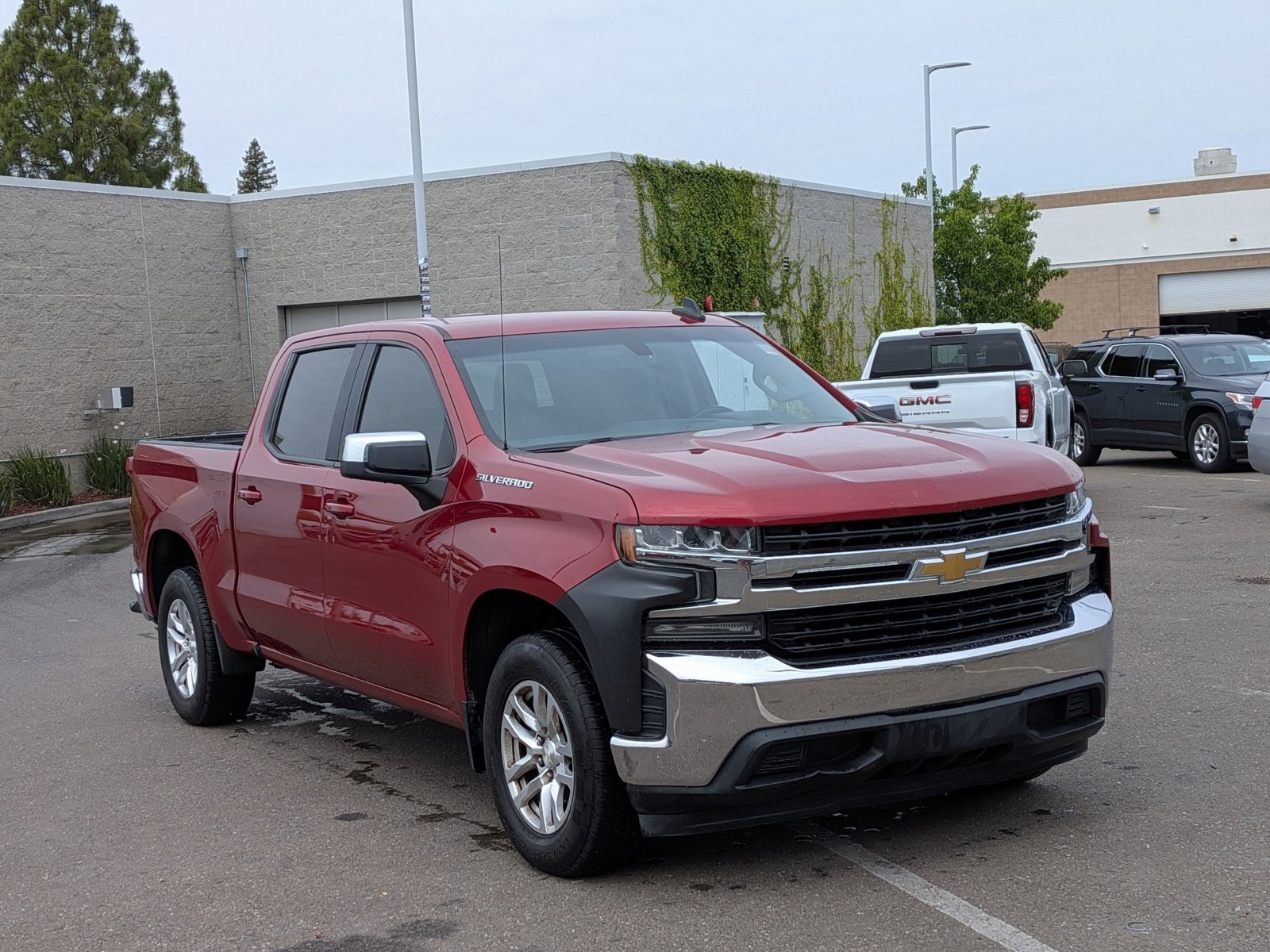 2019 Chevrolet Silverado 1500 LT photo 3