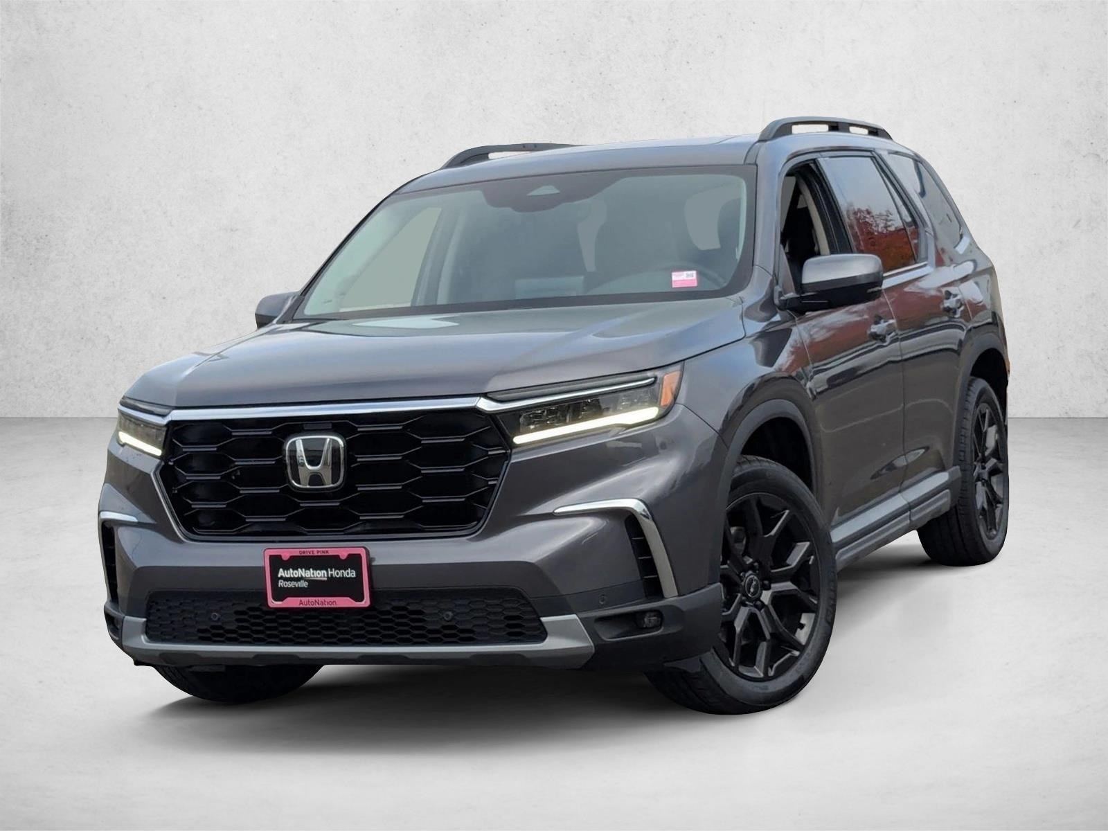 2025 Honda Pilot Touring's photo
