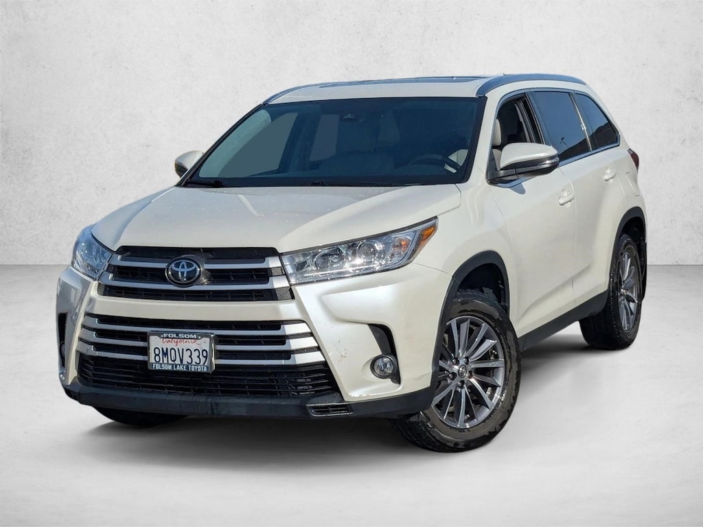 Used 2019 Toyota Highlander XLE V6 SUV