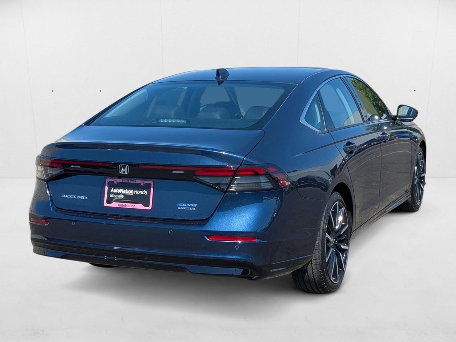 2025 Honda Accord Hybrid Touring photo 2