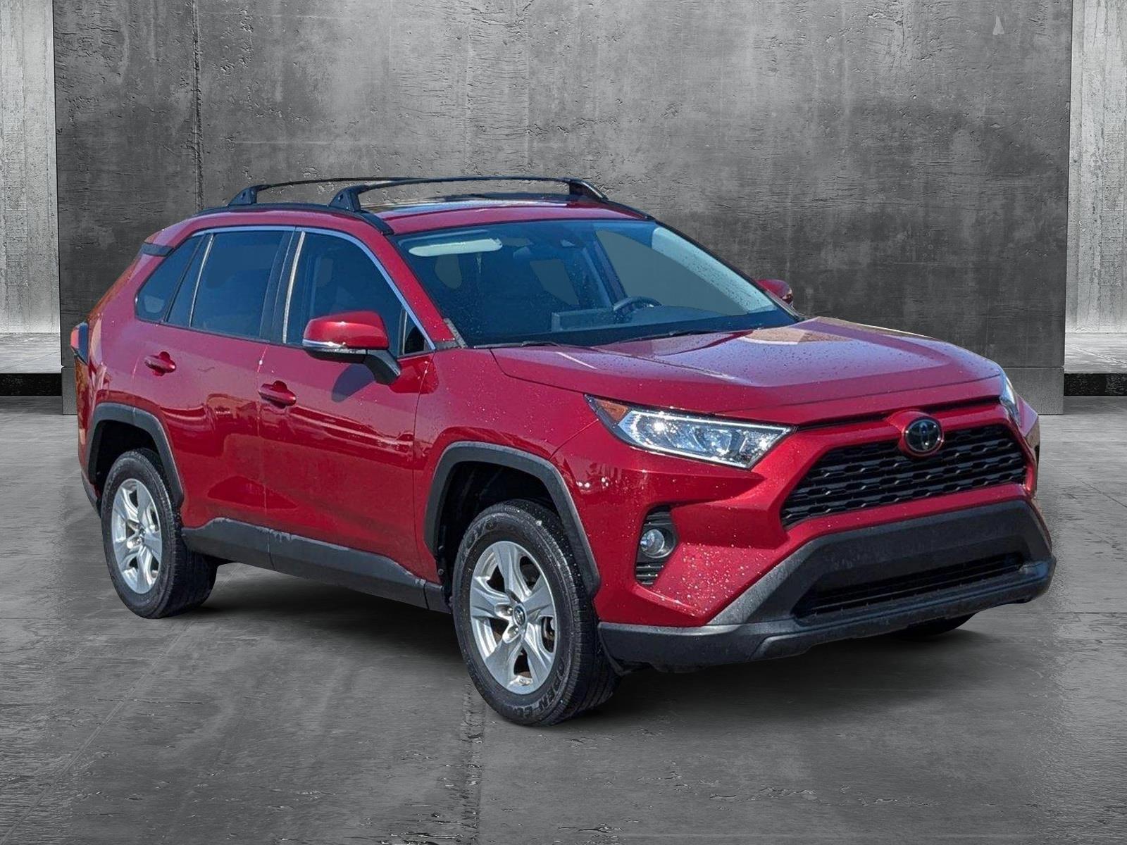 2019 Toyota RAV4 XLE photo 3