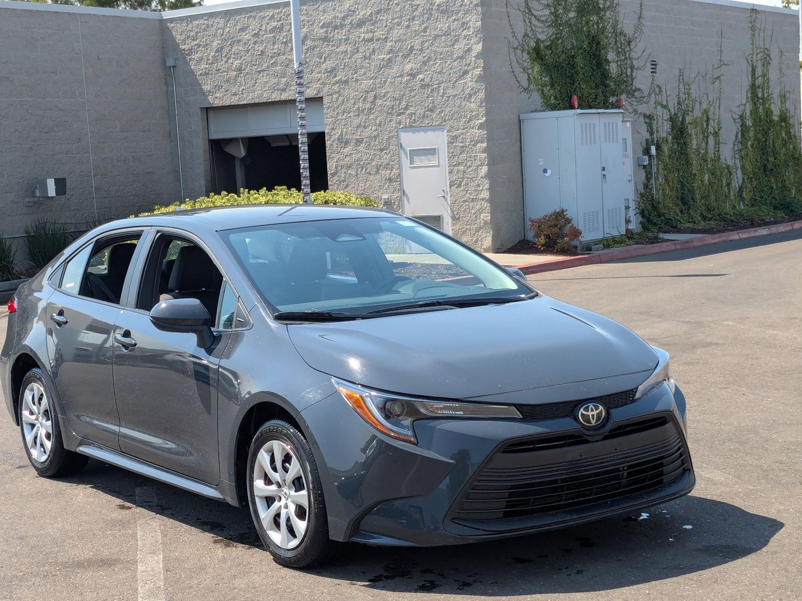 2024 Toyota Corolla LE photo 3