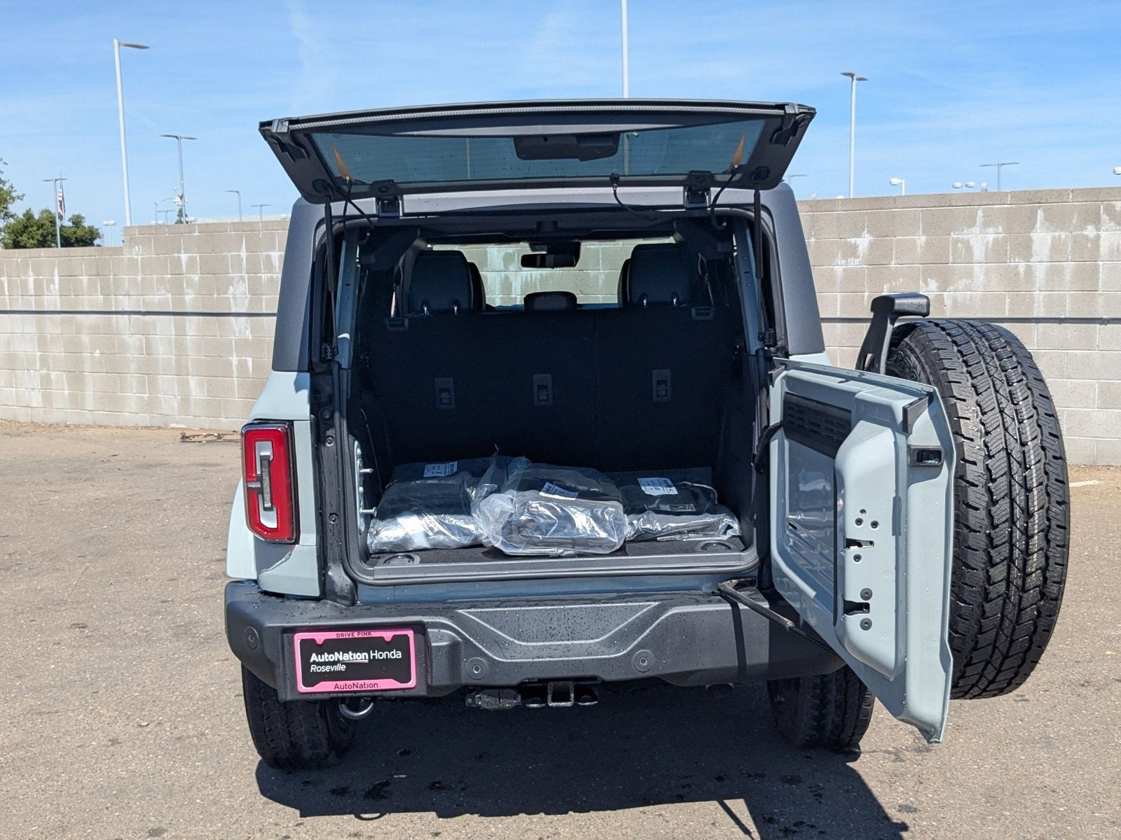 2024 Ford Bronco Outer Banks photo 6