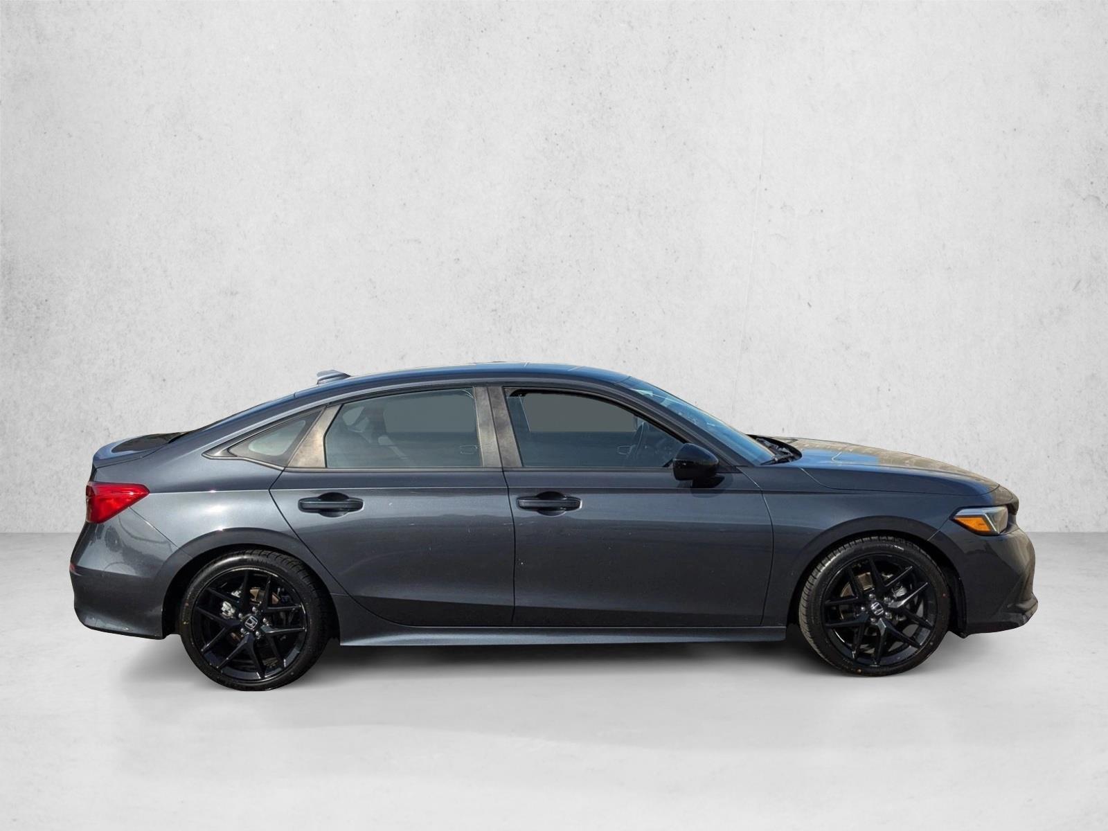 2022 Honda Civic Sport photo 3