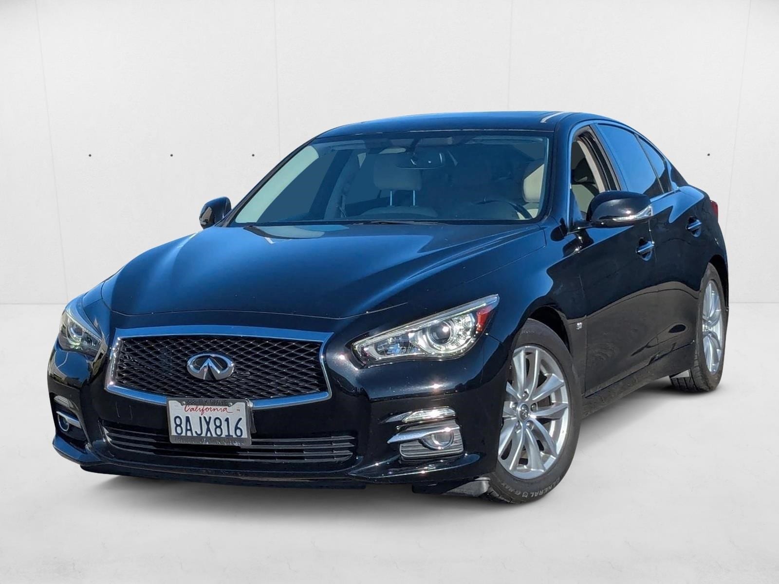 2015 INFINITI Q50