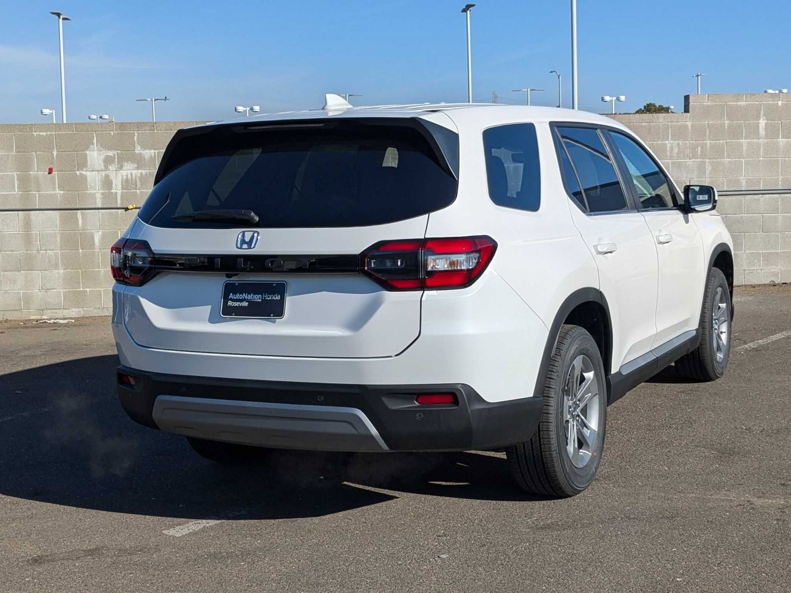 2025 Honda Pilot EX-L photo 2