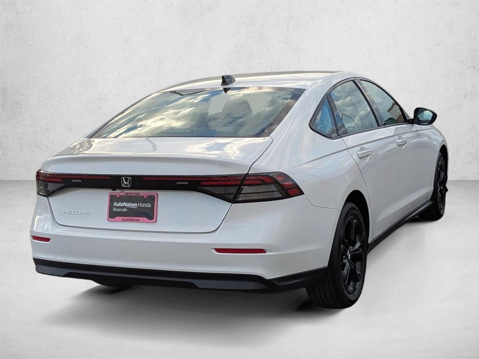 2025 Honda Accord SE photo 2