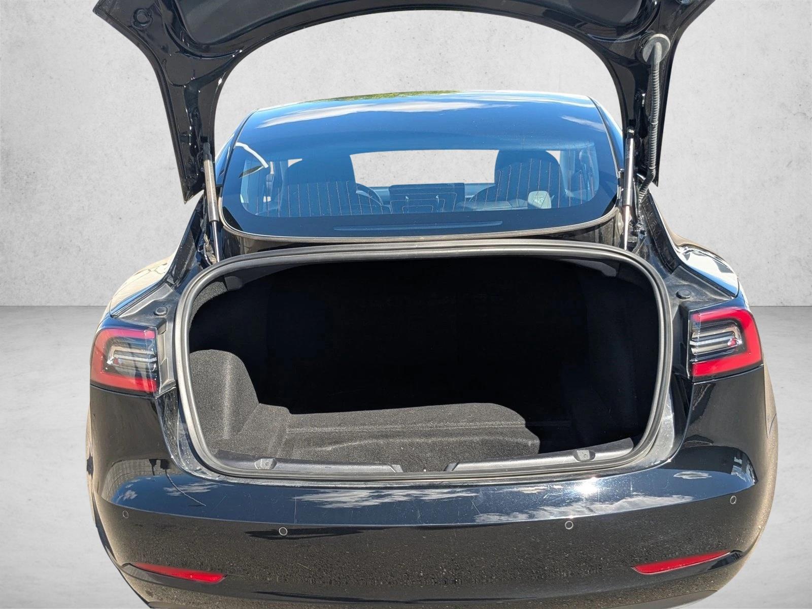 2019 Tesla Model 3 Mid Range photo 5